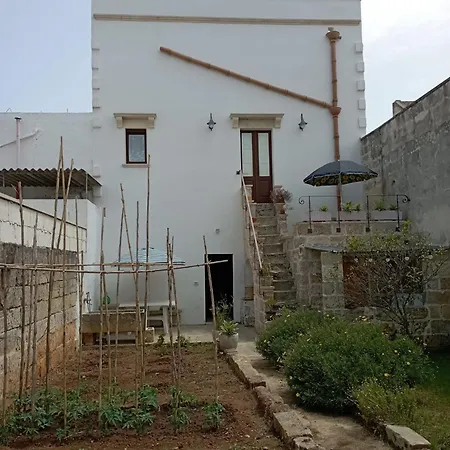 Lisa Dimora Salentina *